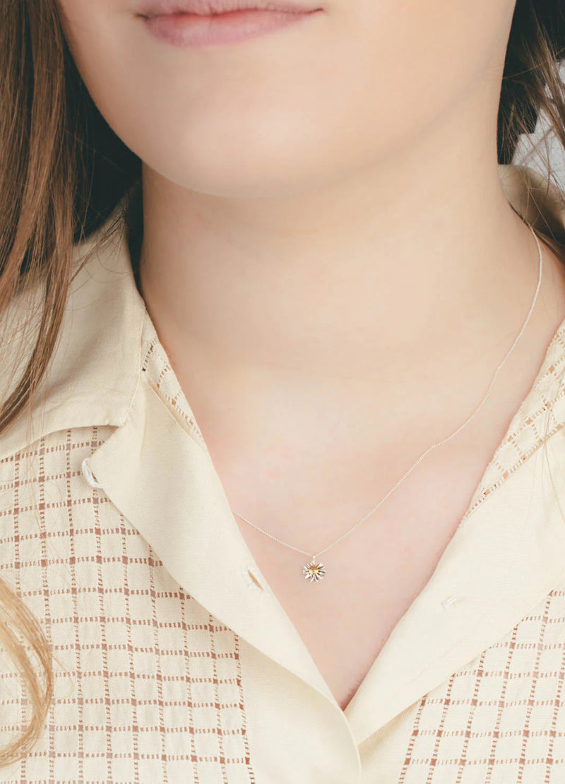 Silver Daisy Necklace