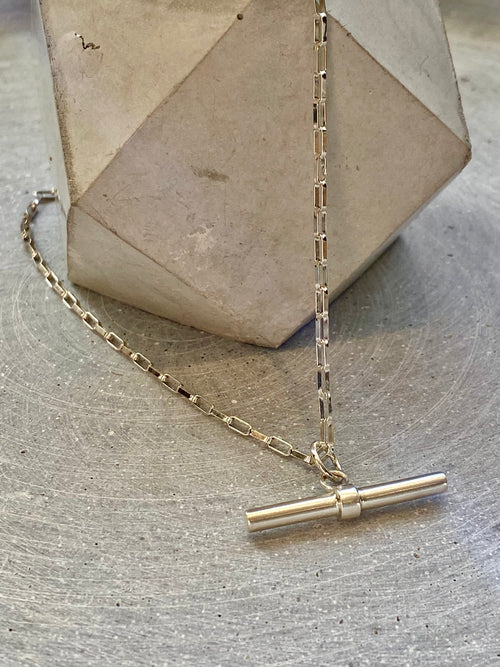 Chunky T-Bar On Paperchain Necklace