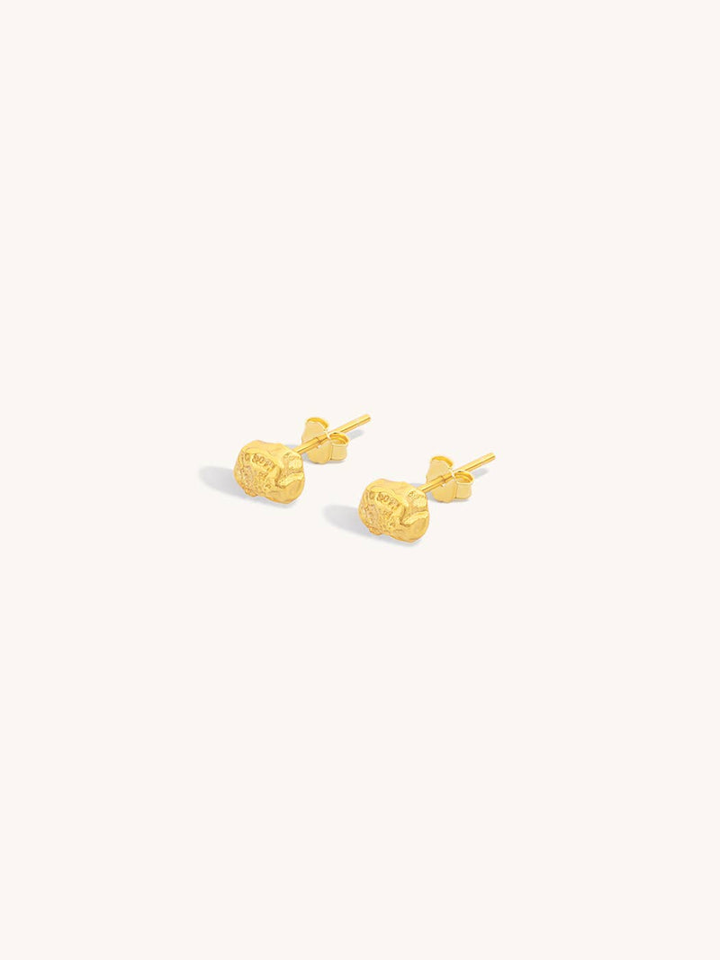 MAGMA STUDS