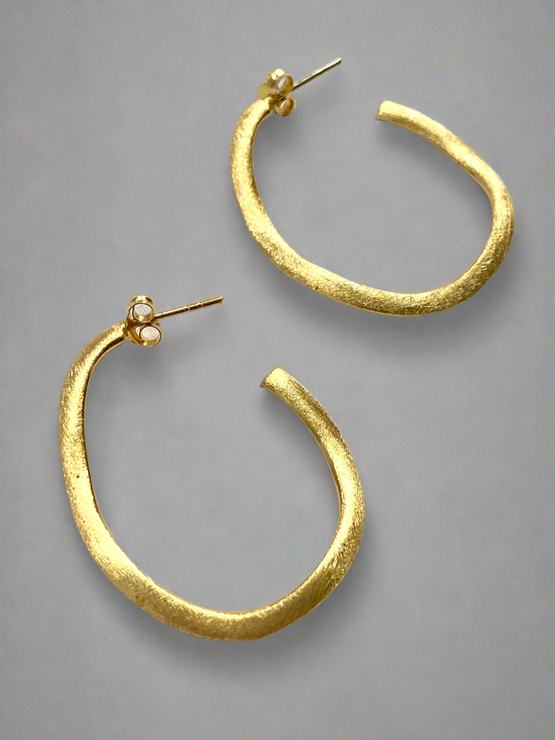 Wave Stud Brushed Gold Hoop