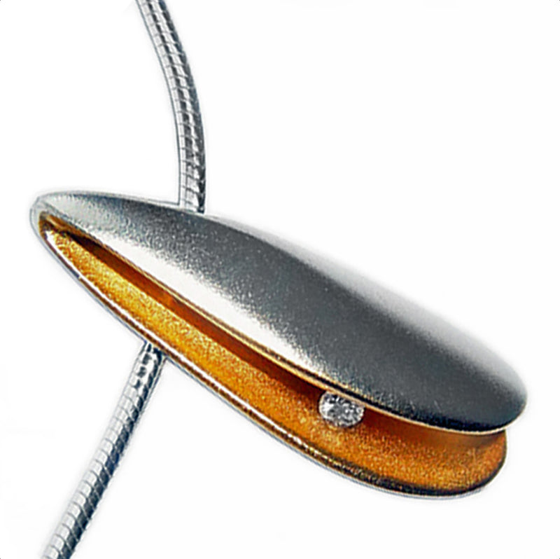 Side Shell Diamond Pendant