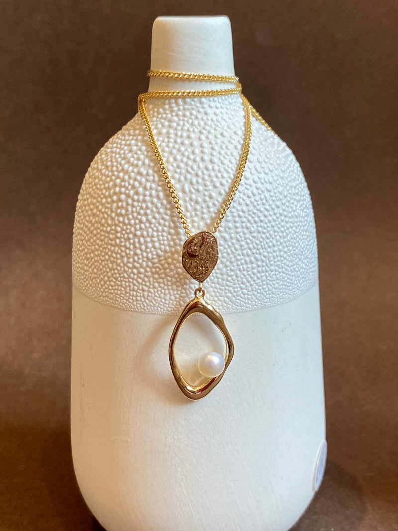 Delicate Pearl Pendant