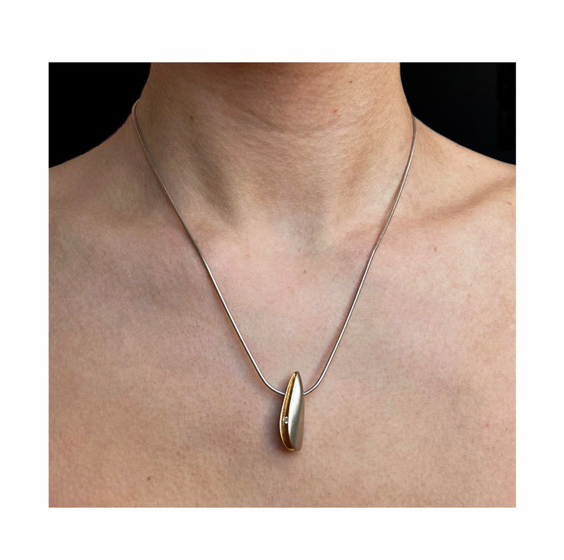 Side Shell Diamond Pendant