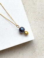 Single Moondot Peacock Pearl Necklace