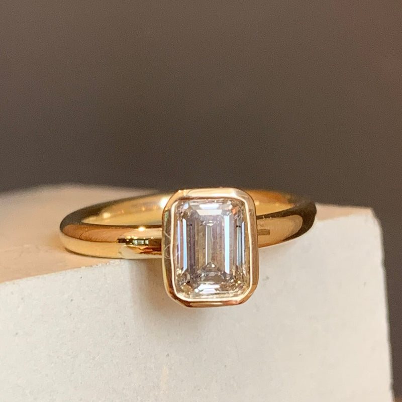 BOO 1ct Diamond Emerald Cut Solitaire Ring