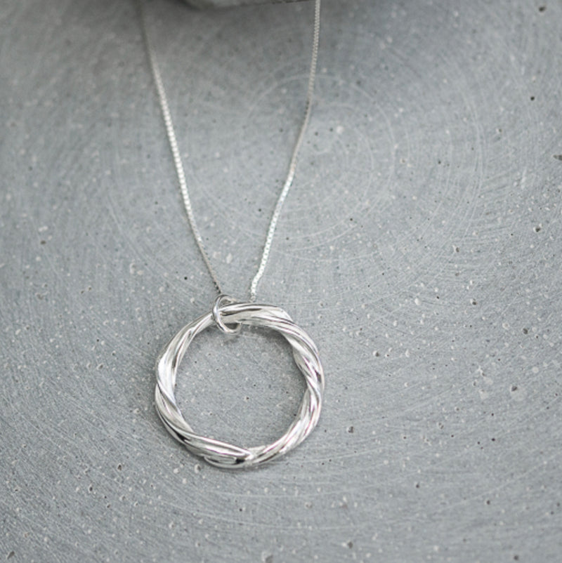 Entwined small round Pendant