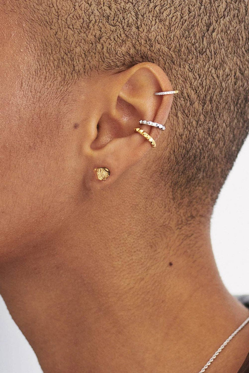 MAGMA STUDS