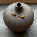 Gold organic smooth drop earrings