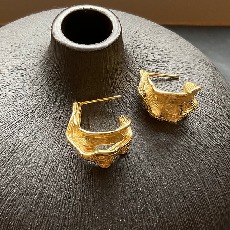 Textured gold organic earrings